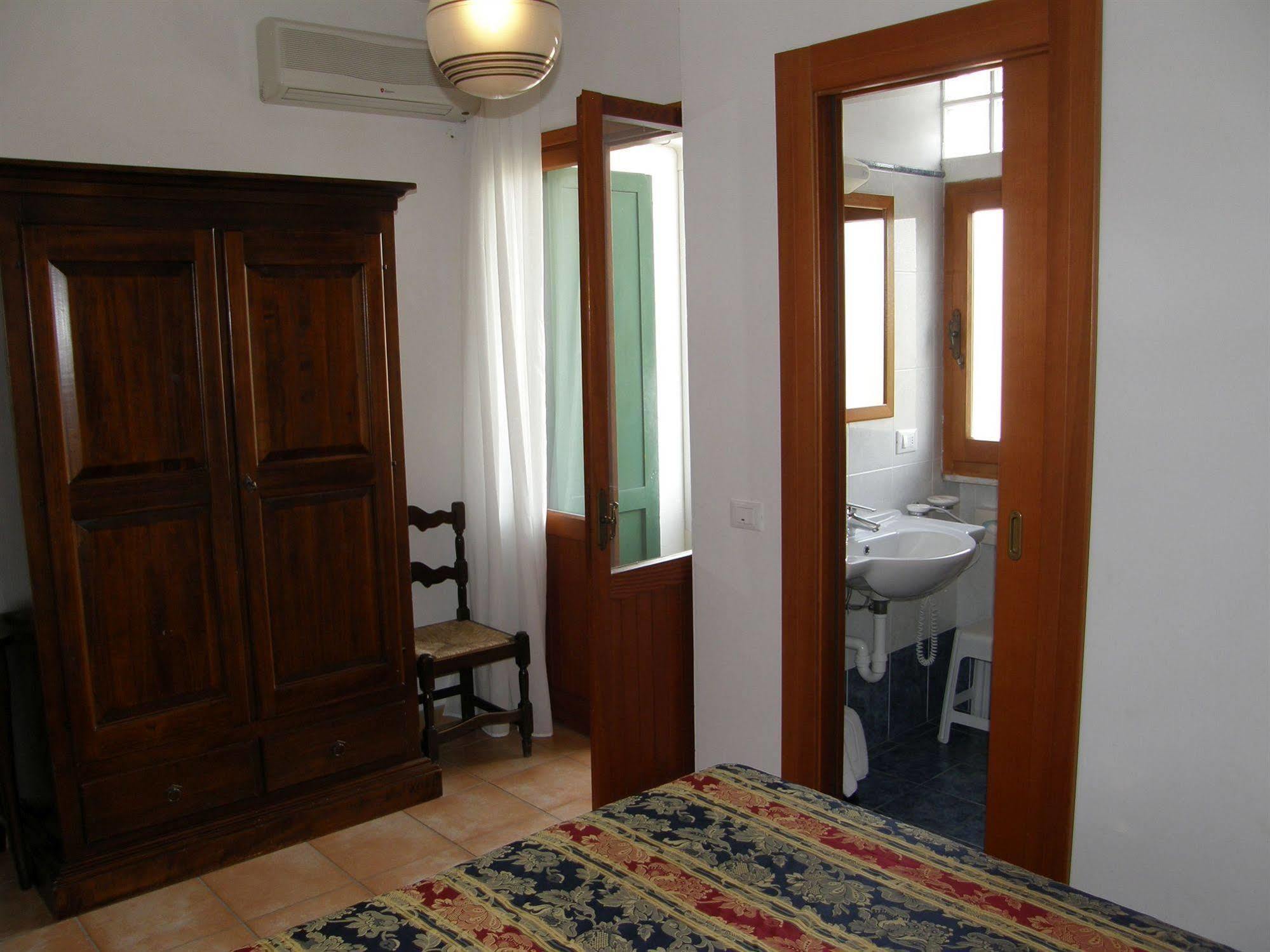 Hotel Villa Cristina ISOLA D'ELBA Exterior foto